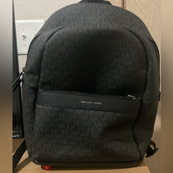 Michael Kors BookBag - Picture 1 of 2